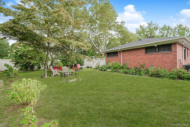 4 Brentwood Avenue, Staten Island, NY 10301