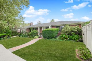 4 Brentwood Avenue, Staten Island, NY 10301