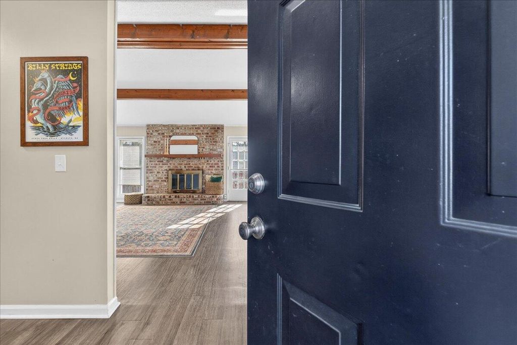 Image 4 of property listing at 1 Cyprus Court, Goose Creek, SC 29445