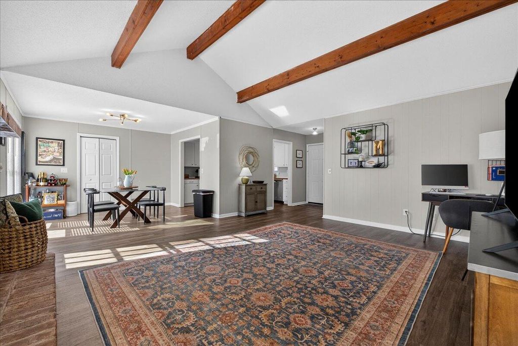 Image 8 of property listing at 1 Cyprus Court, Goose Creek, SC 29445