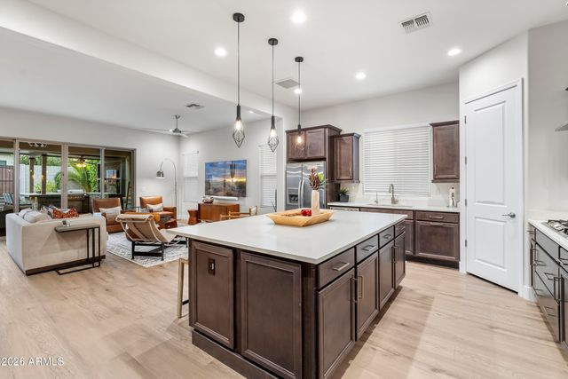 6514 E LIBBY Street, Phoenix, AZ 85054