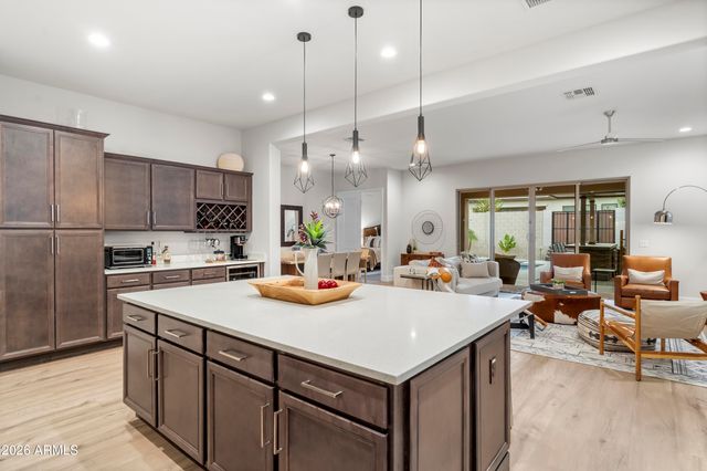 6514 E LIBBY Street, Phoenix, AZ 85054