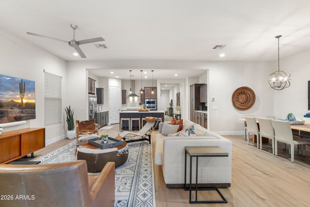 6514 E LIBBY Street, Phoenix, AZ 85054