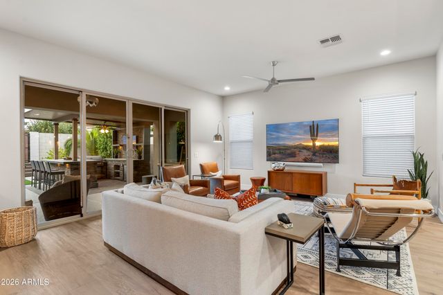 6514 E LIBBY Street, Phoenix, AZ 85054