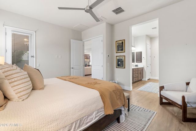 6514 E LIBBY Street, Phoenix, AZ 85054