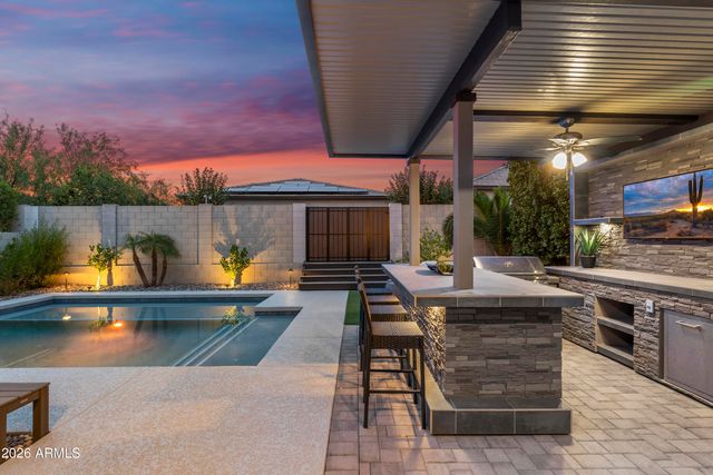 6514 E LIBBY Street, Phoenix, AZ 85054