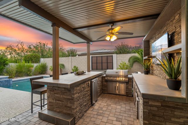 6514 E LIBBY Street, Phoenix, AZ 85054