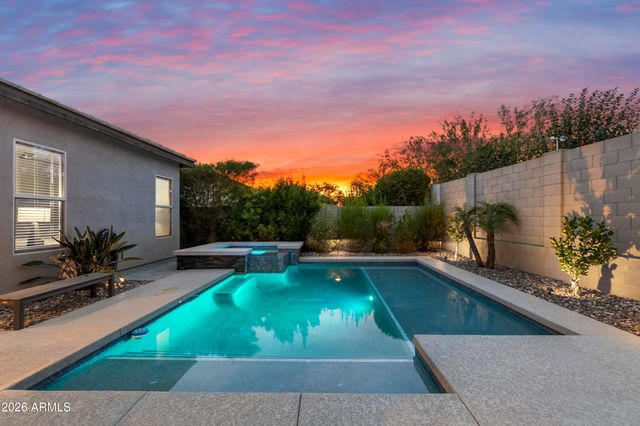 6514 E LIBBY Street, Phoenix, AZ 85054