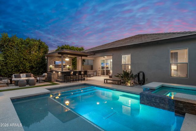 6514 E LIBBY Street, Phoenix, AZ 85054