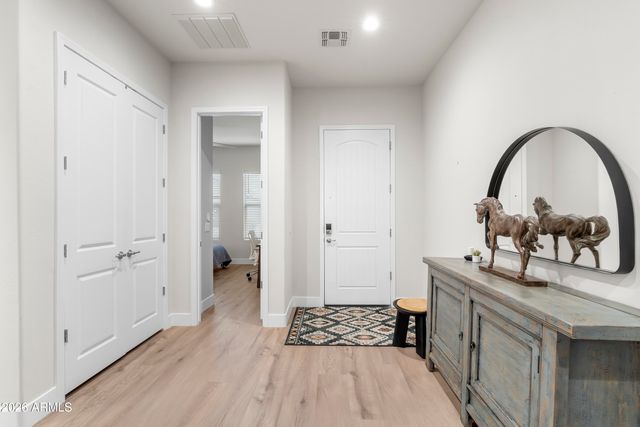 6514 E LIBBY Street, Phoenix, AZ 85054