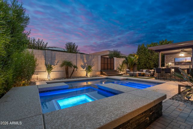 6514 E LIBBY Street, Phoenix, AZ 85054