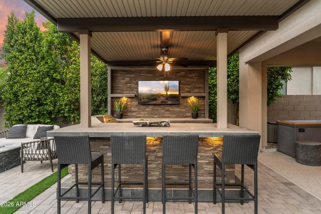 6514 E LIBBY Street, Phoenix, AZ 85054