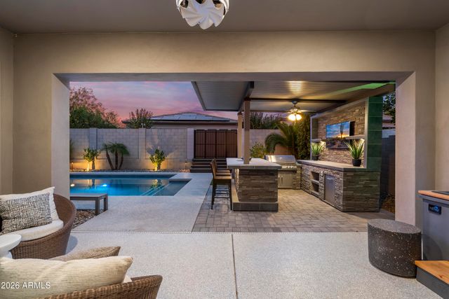 6514 E LIBBY Street, Phoenix, AZ 85054