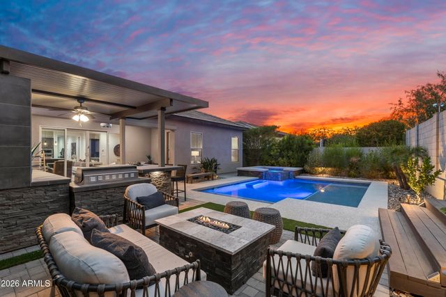 6514 E LIBBY Street, Phoenix, AZ 85054