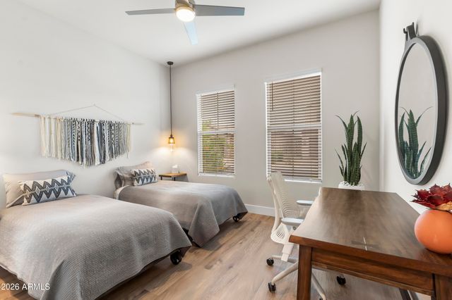 6514 E LIBBY Street, Phoenix, AZ 85054