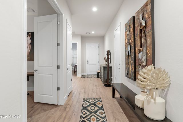 6514 E LIBBY Street, Phoenix, AZ 85054