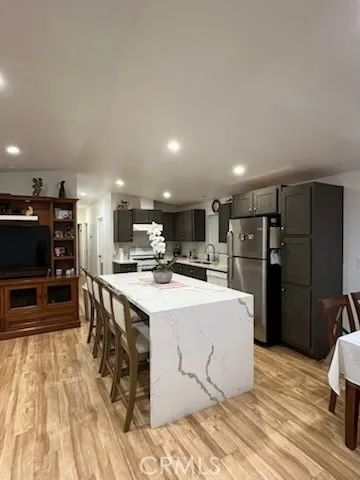 7560 Woodman 107, Van Nuys, CA 91405