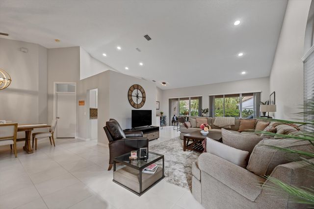 4657 Carlton Golf Drive, Lake Worth, FL 33449