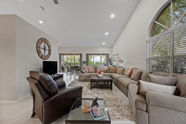 4657 Carlton Golf Drive, Lake Worth, FL 33449