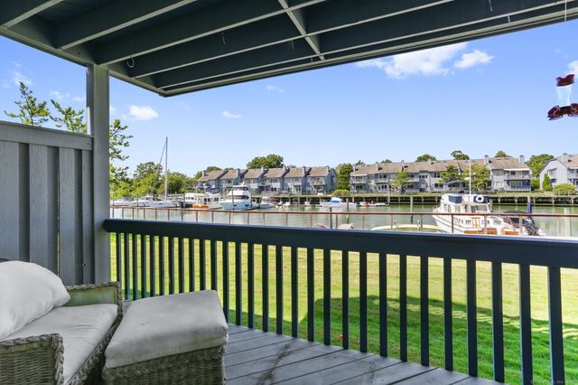 1 Island Drive 18, Norwalk, CT 06855