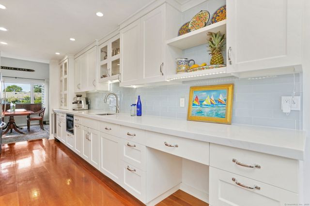 1 Island Drive 18, Norwalk, CT 06855