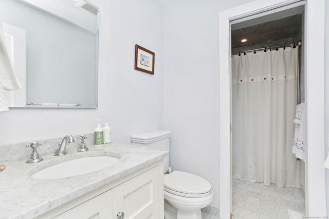 1 Island Drive 18, Norwalk, CT 06855