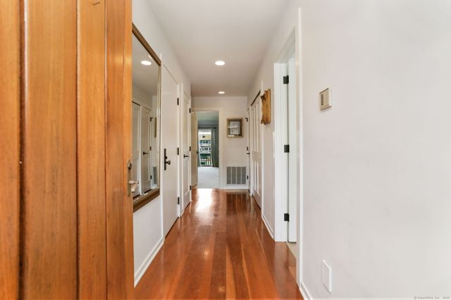 1 Island Drive 18, Norwalk, CT 06855