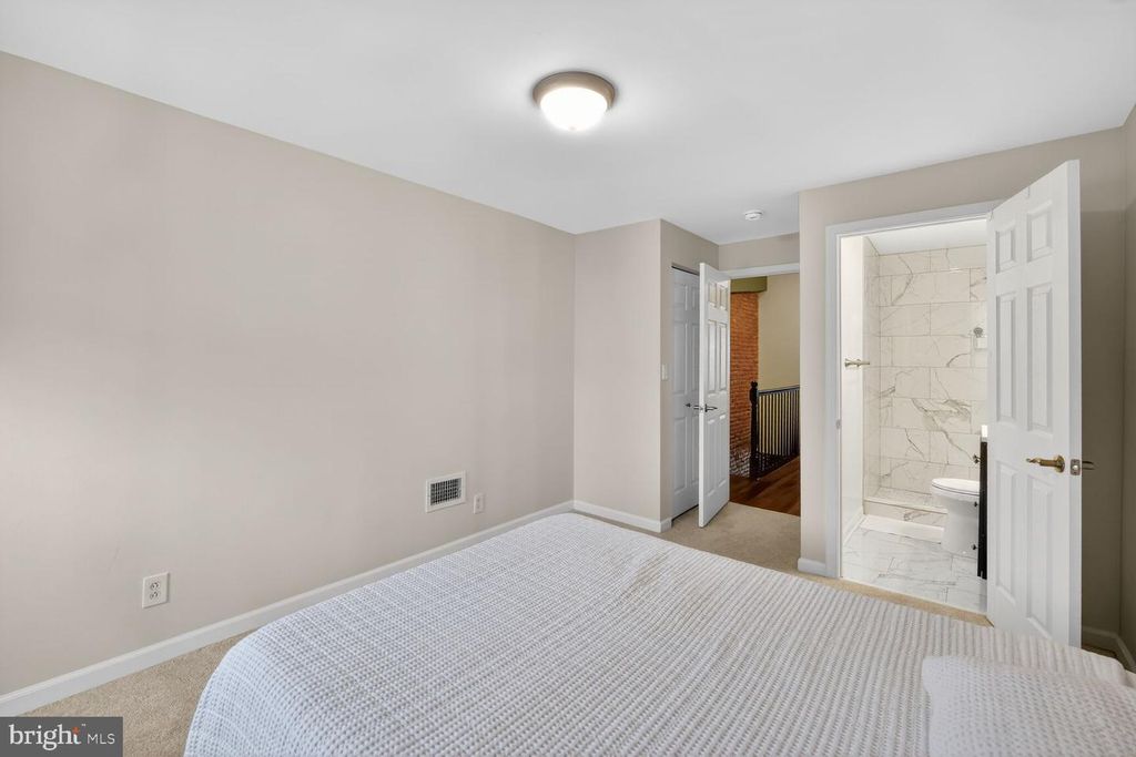 Image 10 of property listing at 1246 WASHINGTON BLVD, Baltimore, MD 21230