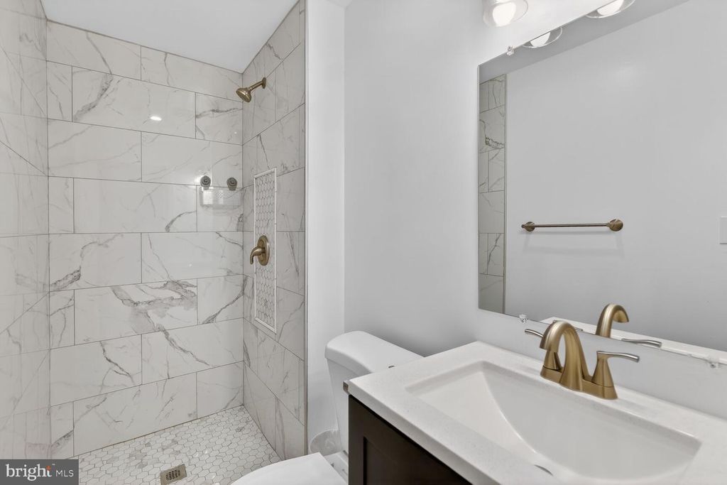 Image 14 of property listing at 1246 WASHINGTON BLVD, Baltimore, MD 21230