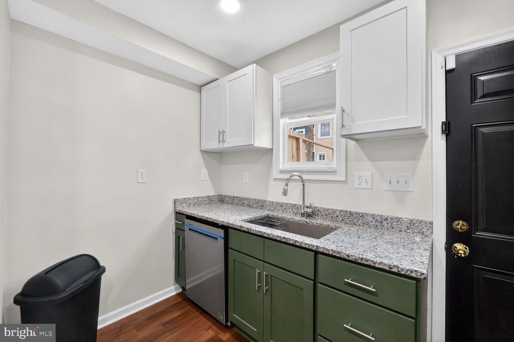 Image 8 of property listing at 1246 WASHINGTON BLVD, Baltimore, MD 21230