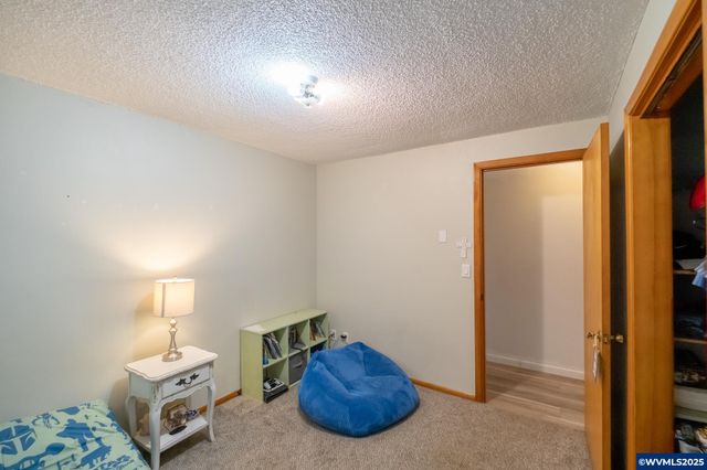 708 W High St, Stayton, OR 97383