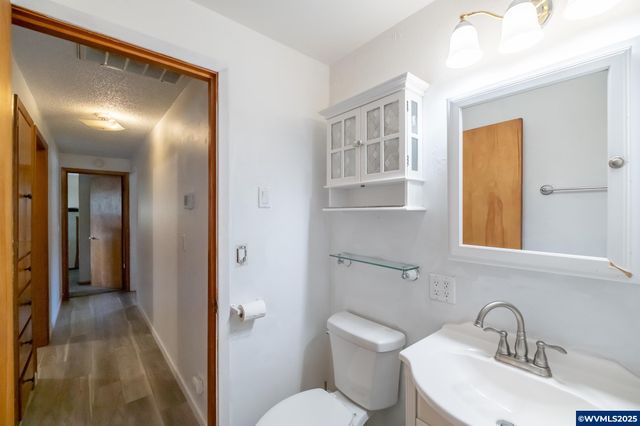 708 W High St, Stayton, OR 97383