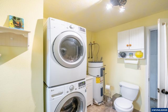 708 W High St, Stayton, OR 97383