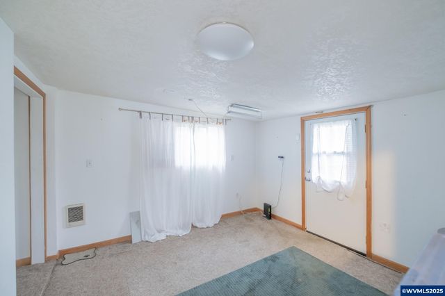 708 W High St, Stayton, OR 97383