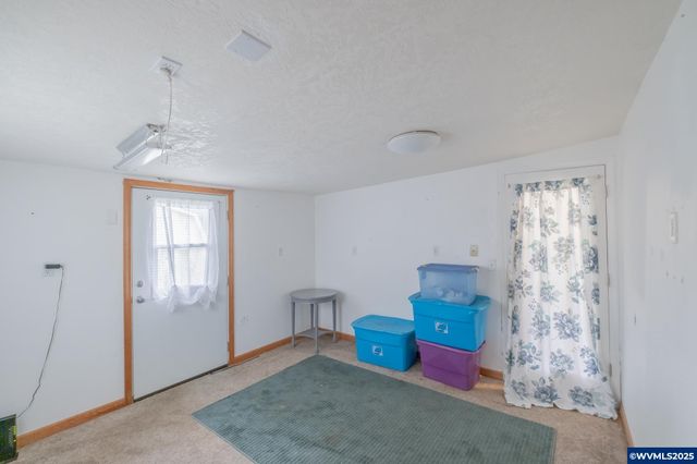 708 W High St, Stayton, OR 97383