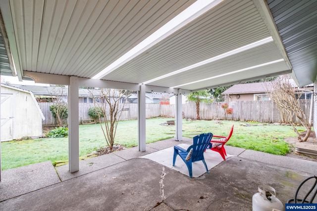 708 W High St, Stayton, OR 97383