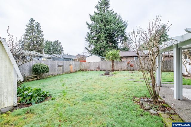 708 W High St, Stayton, OR 97383