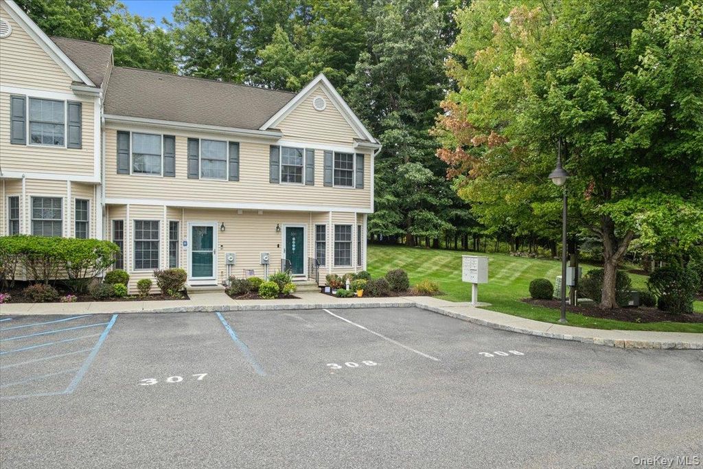 307 Alexandra Court, Carmel, NY 10512 — exterior