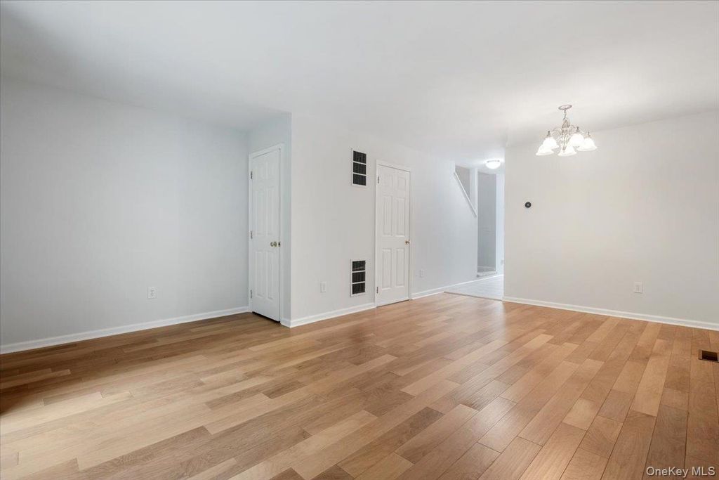 307 Alexandra Court, Carmel, NY 10512 — photo 2