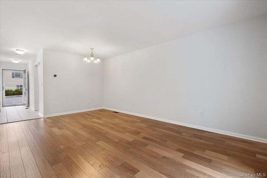 307 Alexandra Court, Carmel, NY 10512 — photo 4