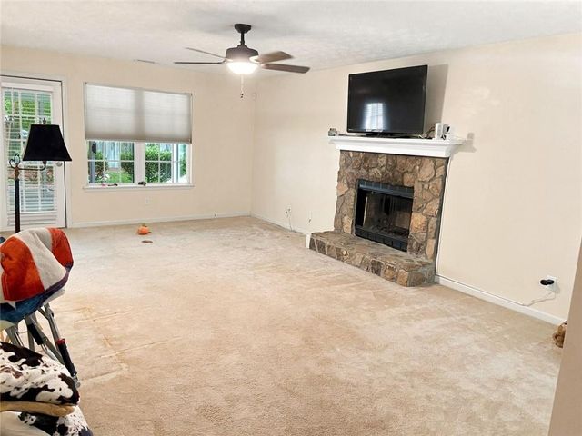 900 Willow Springs Court, Loganville, GA 30052