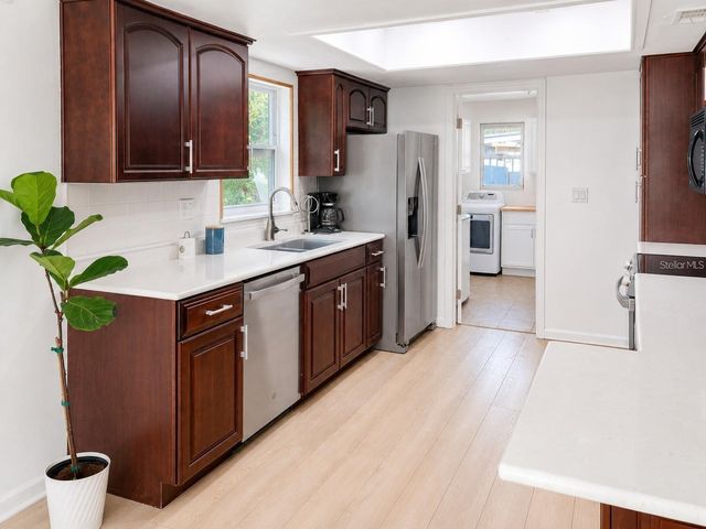 8424 STILLBROOK AVENUE, Tampa, FL 33615