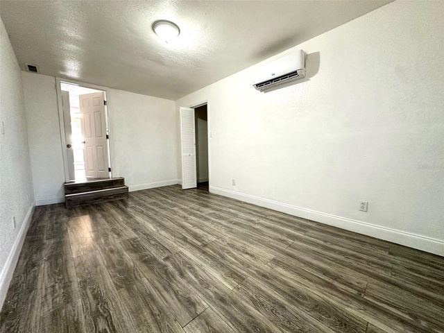 3905 54TH AVENUE N, St Petersburg, FL 33714