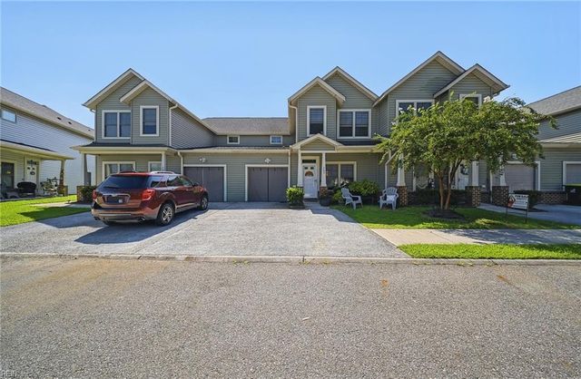 200 Seasons Cir Unit 705, Suffolk, VA 23434