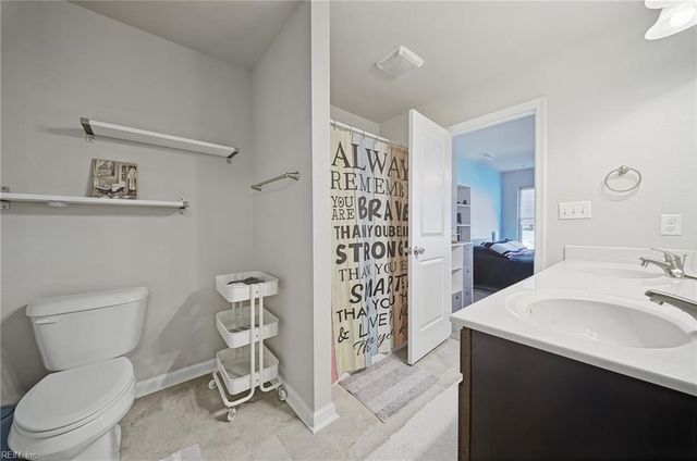 200 Seasons Cir Unit 705, Suffolk, VA 23434
