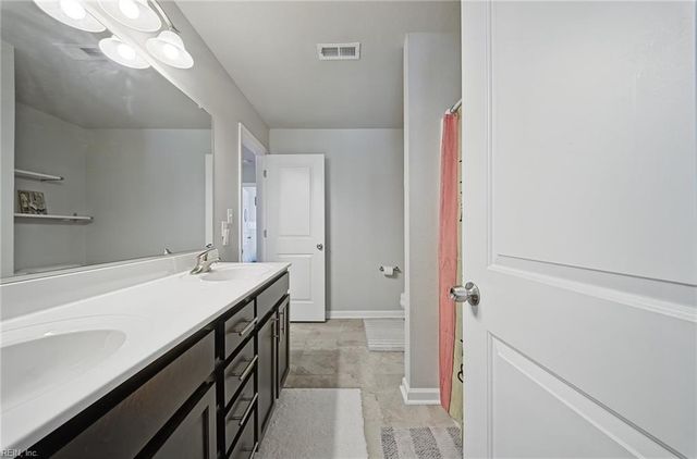200 Seasons Cir Unit 705, Suffolk, VA 23434