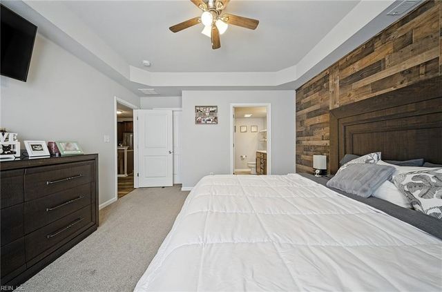 200 Seasons Cir Unit 705, Suffolk, VA 23434