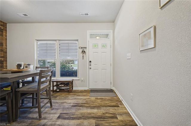 200 Seasons Cir Unit 705, Suffolk, VA 23434