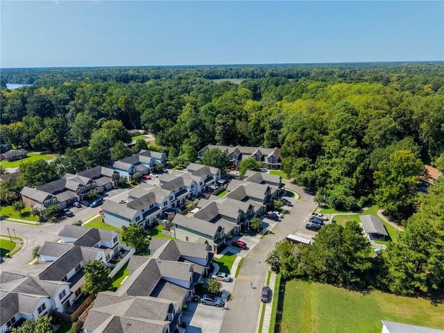200 Seasons Cir Unit 705, Suffolk, VA 23434