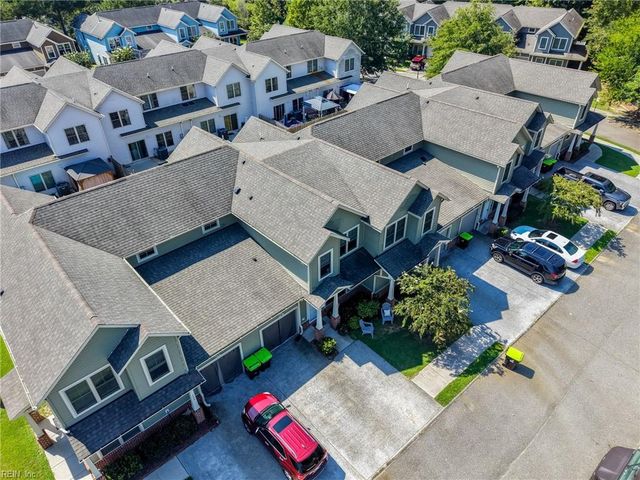 200 Seasons Cir Unit 705, Suffolk, VA 23434